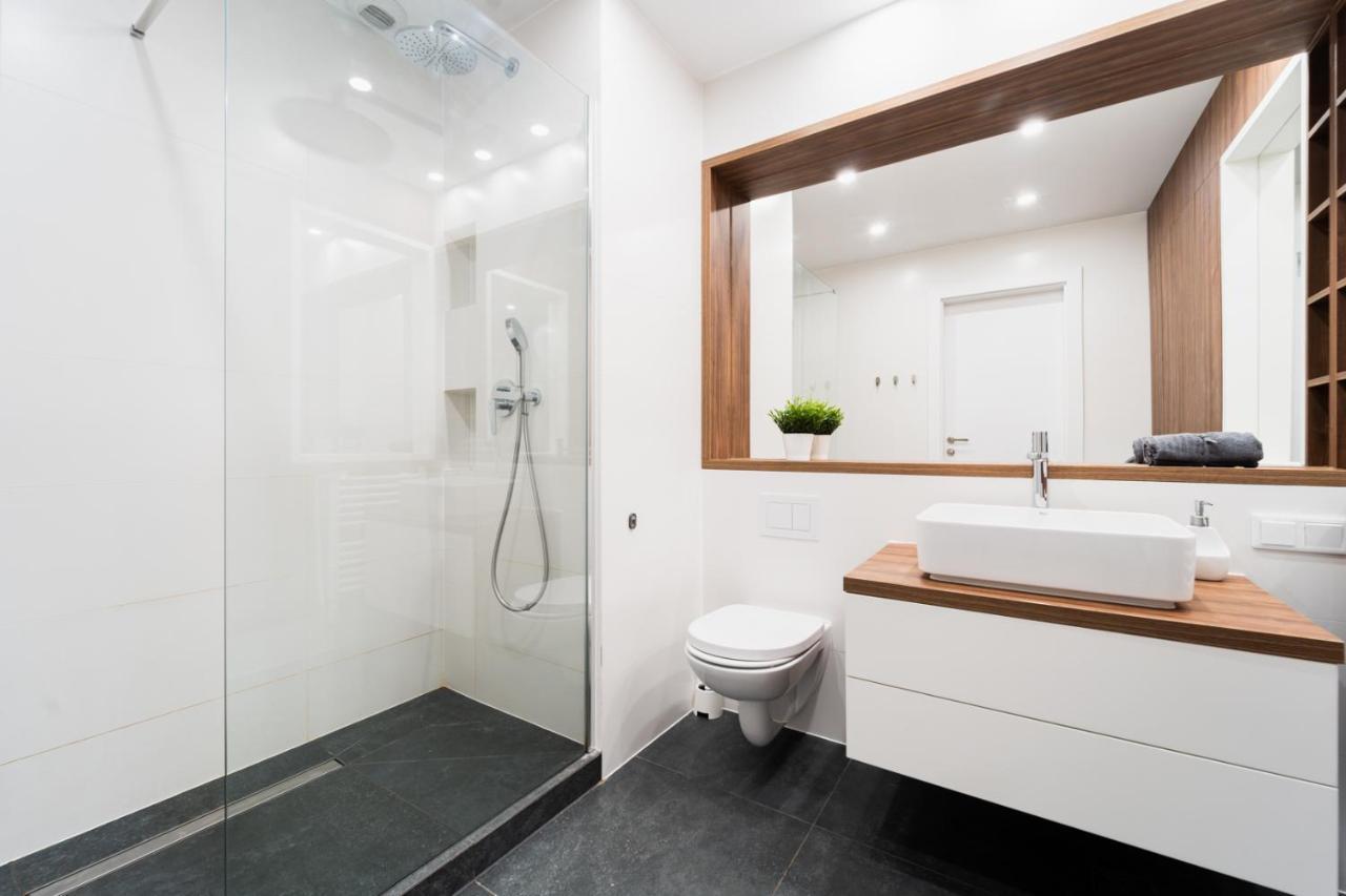 Big Apart - Atal Towers - 3 Rooms - Private Parking Place فروتسواف المظهر الخارجي الصورة