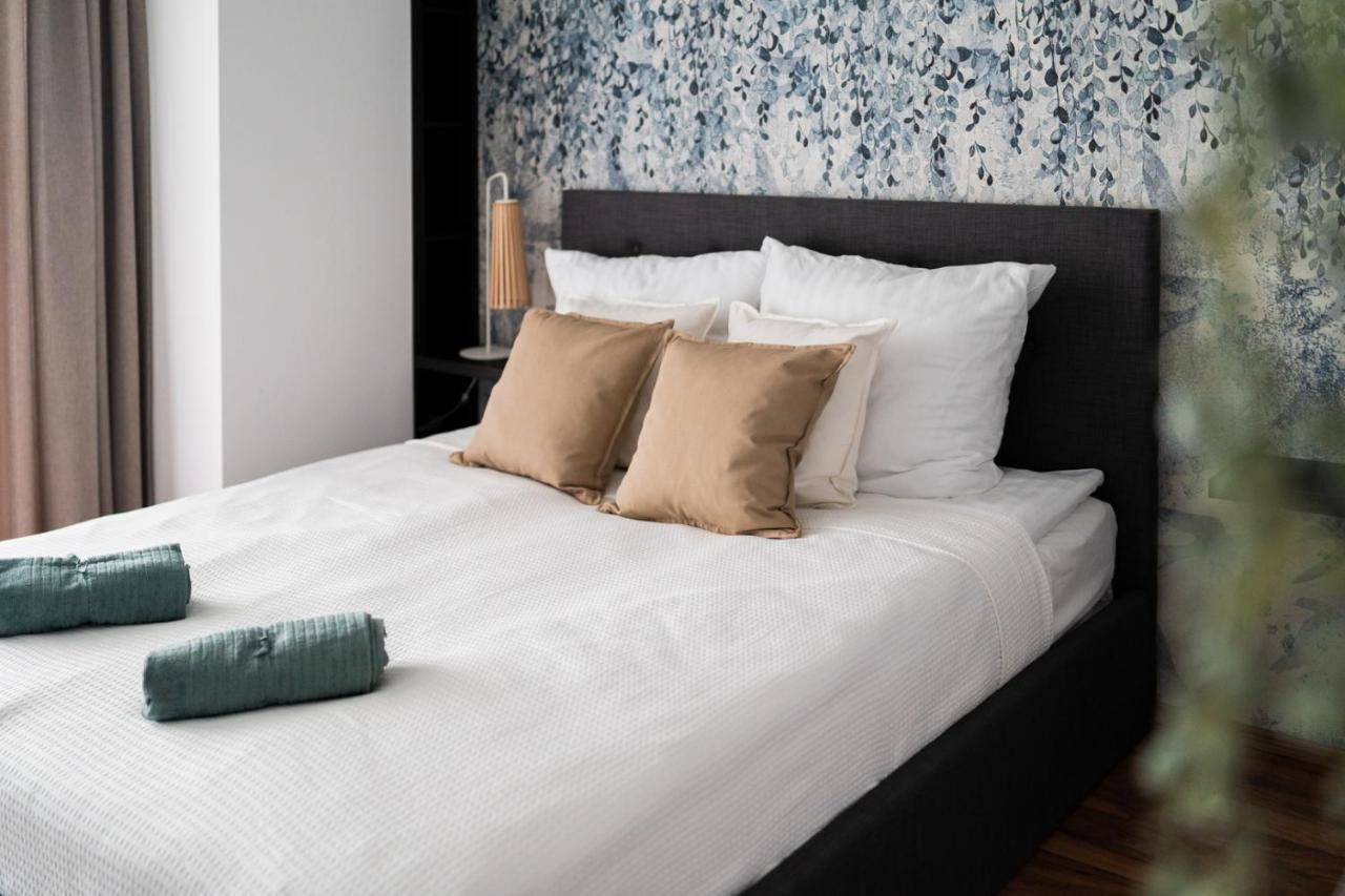 Big Apart - Atal Towers - 3 Rooms - Private Parking Place فروتسواف المظهر الخارجي الصورة